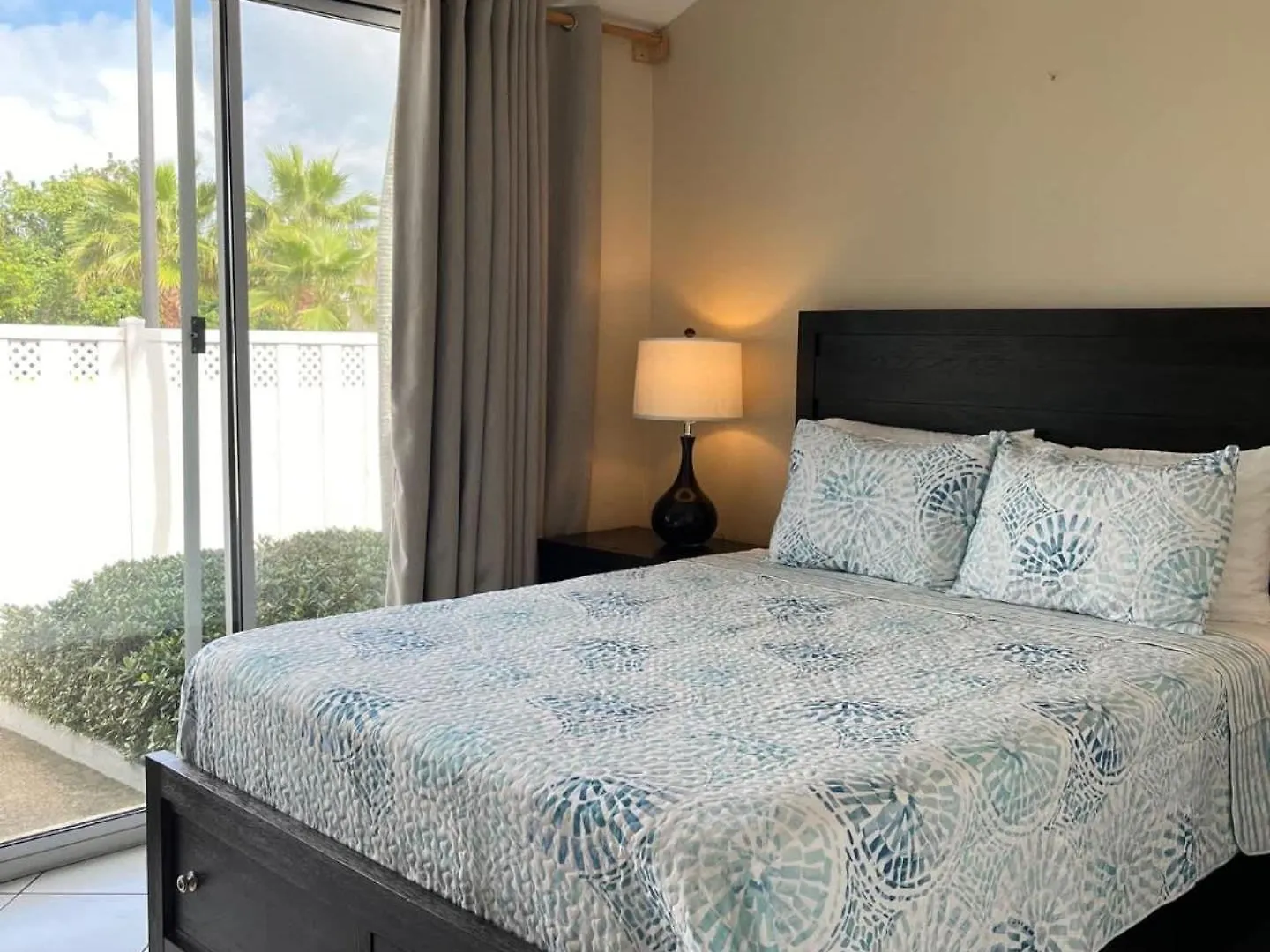Apartment Beach Living At Island Pine Villas Blf Seven Mile Beach